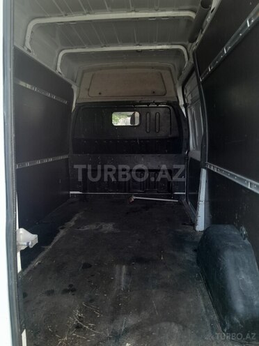 Ford Transit-12