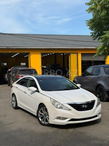 Hyundai Sonata-5