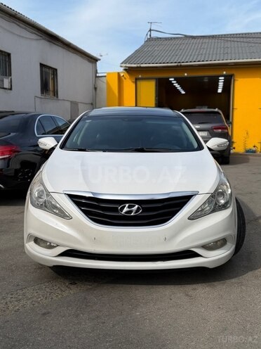 Hyundai Sonata-1