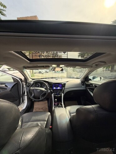 Hyundai Sonata-6