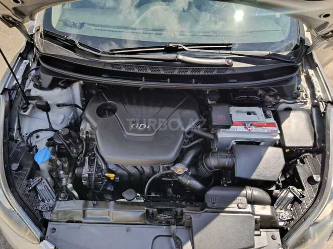 Hyundai Avante-5