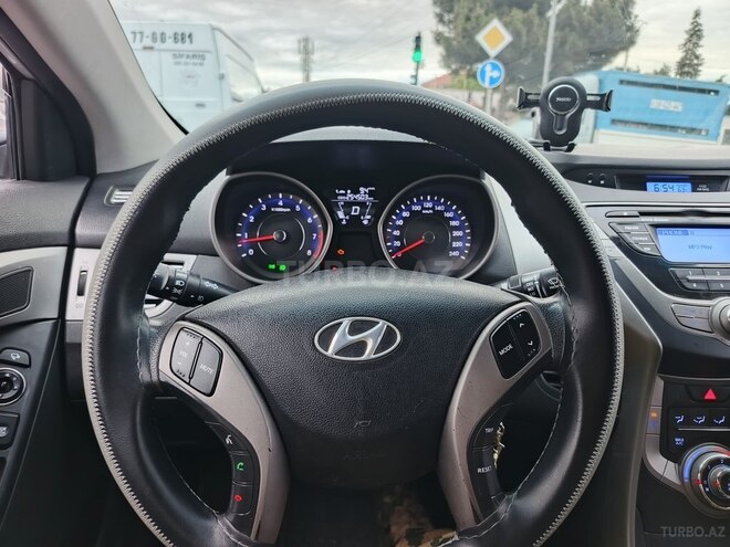 Hyundai Avante-8