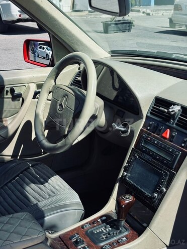 Mercedes C 240-10