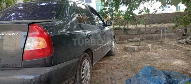 Hyundai Accent-7