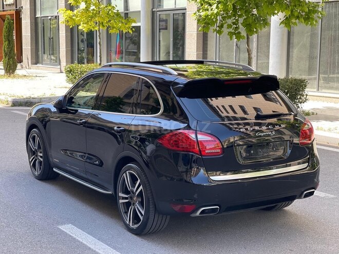Porsche Cayenne S-9