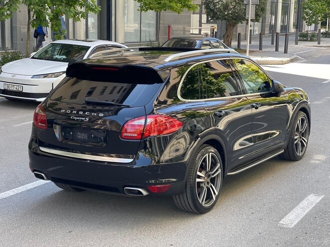 Porsche Cayenne S-10