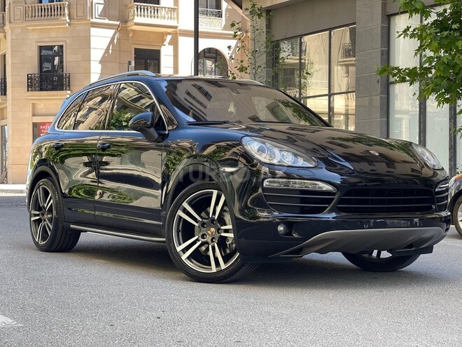 Porsche Cayenne S-8