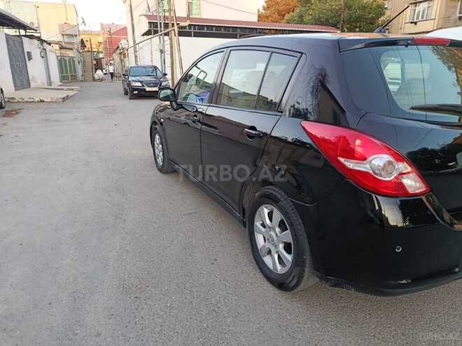 Nissan Tiida-4