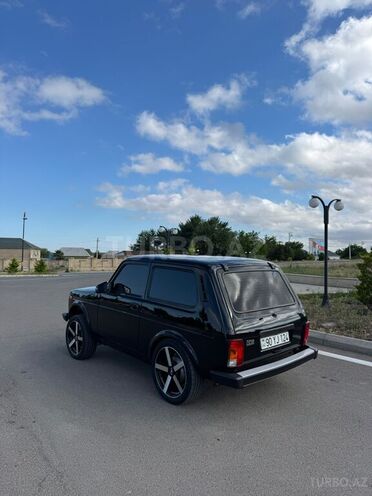 LADA (VAZ) Niva-8