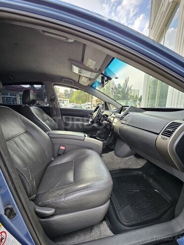 Toyota Prius-17