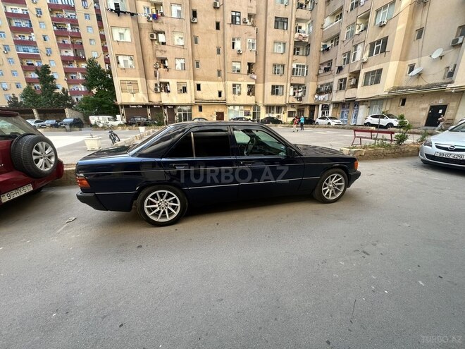 Mercedes 190-10