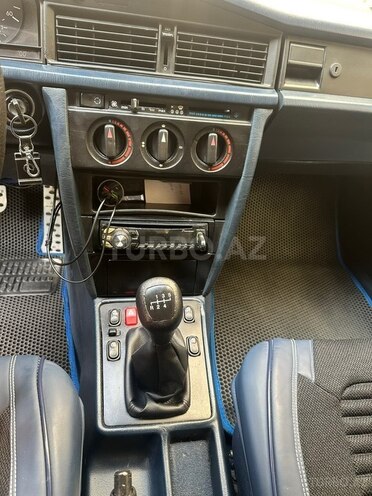 Mercedes 190-4