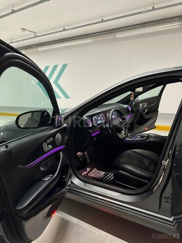 Mercedes E 300-10