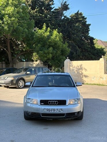 Audi A4-1