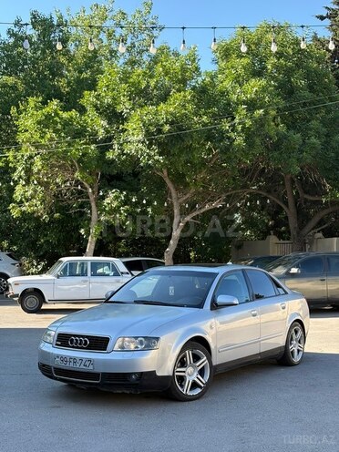 Audi A4-3