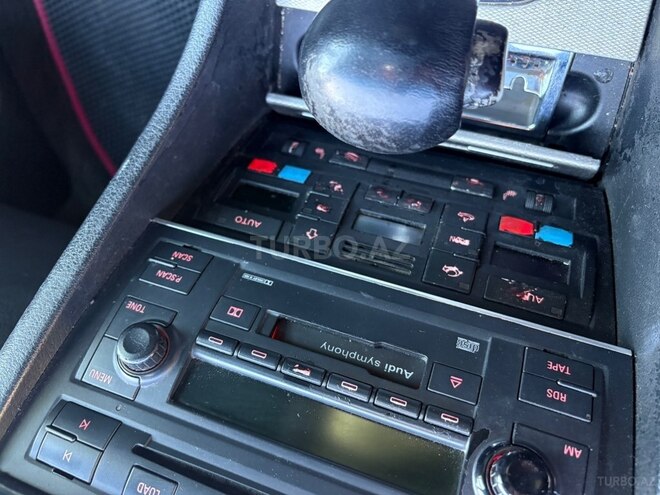 Audi A4-8