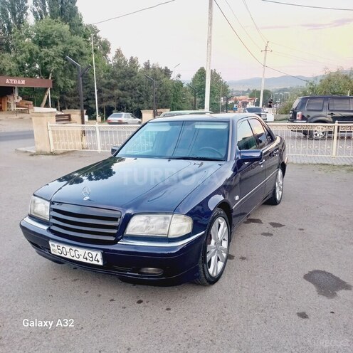 Mercedes C 240-11