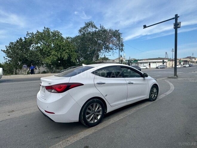 Hyundai Avante-2