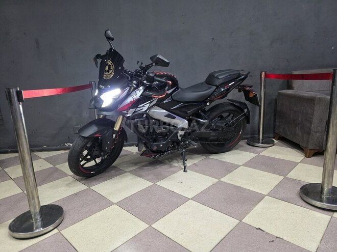 Bajaj Pulsar NS 400-1