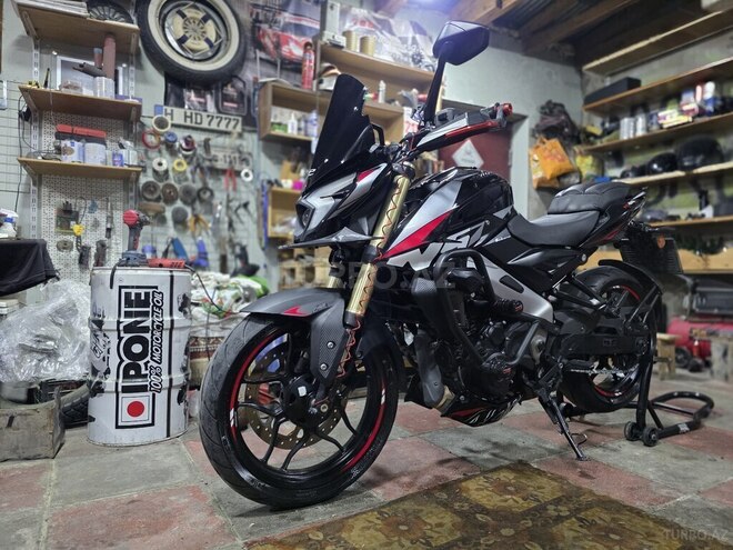 Bajaj Pulsar NS 400-8