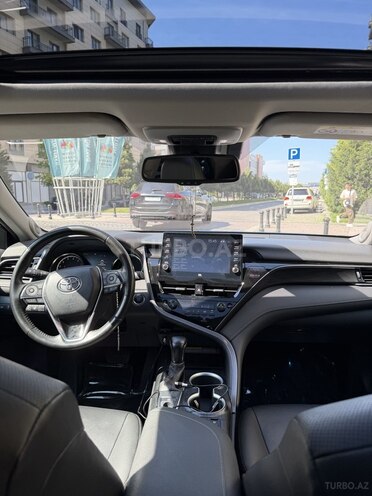 Toyota Camry-13