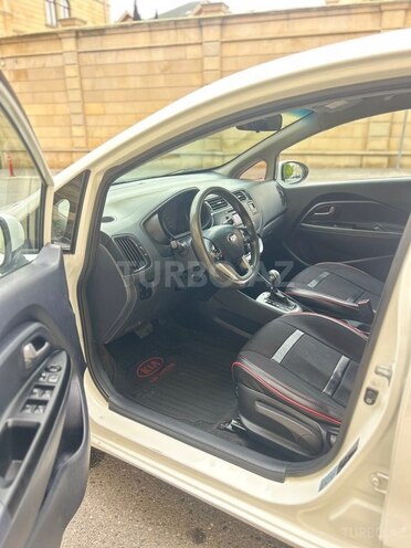 Kia Rio-11