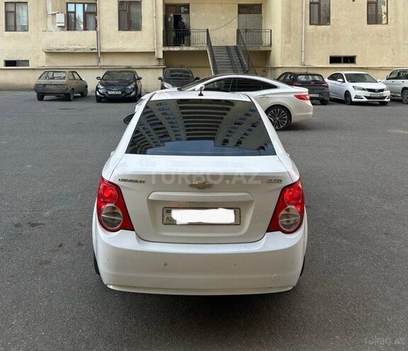 Chevrolet Aveo-8