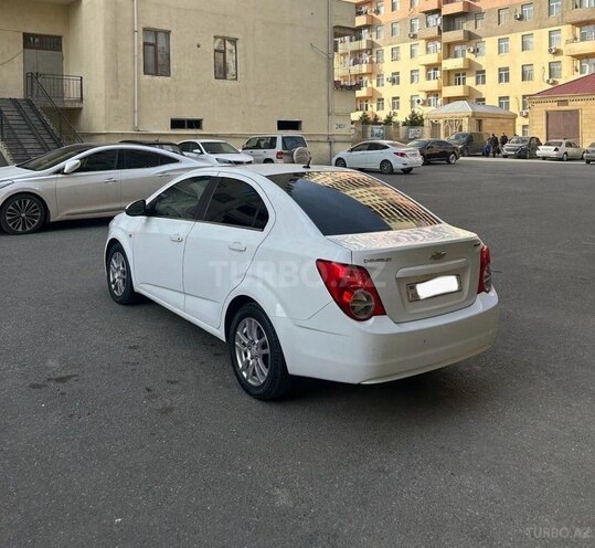 Chevrolet Aveo-3