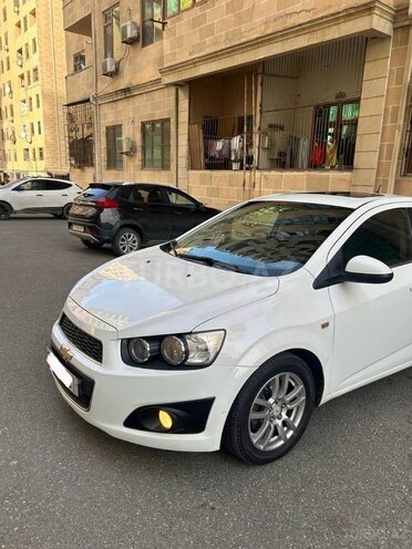 Chevrolet Aveo-10