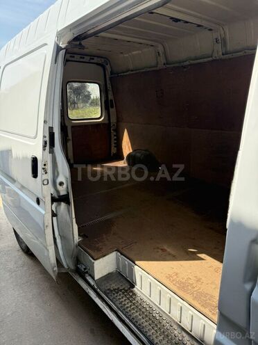 Ford Transit-6