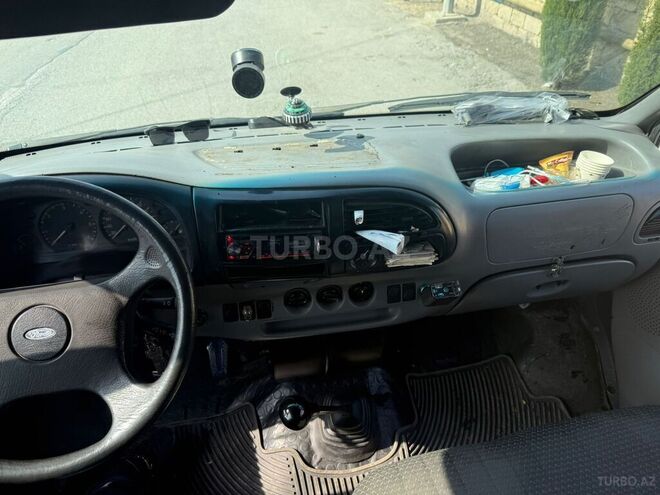 Ford Transit-7