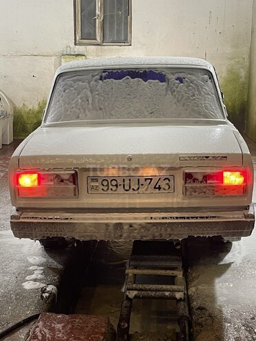 LADA (VAZ) 2107-15
