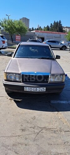 Mercedes 190-1