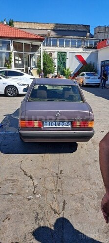 Mercedes 190-2