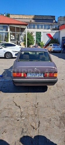 Mercedes 190-15