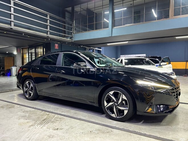 Hyundai Elantra-4