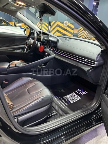 Hyundai Elantra-15