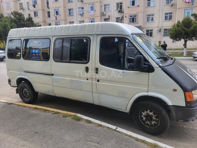 Ford Transit-3