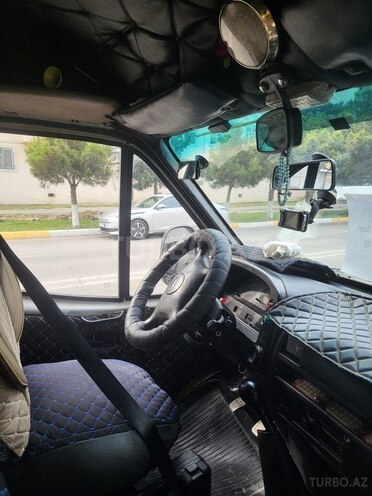 Ford Transit-8