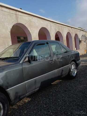 Mercedes 220 E-4