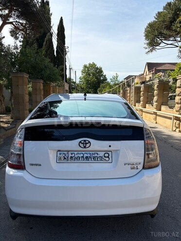 Toyota Prius-8