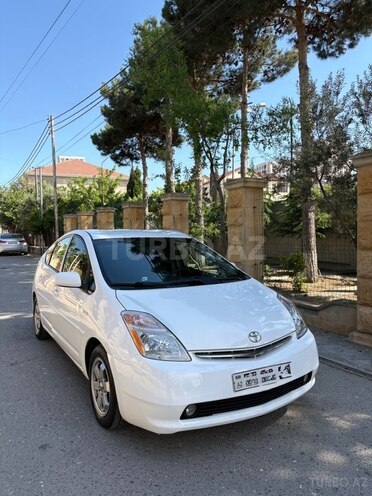 Toyota Prius-3