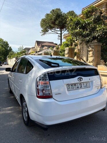 Toyota Prius-10