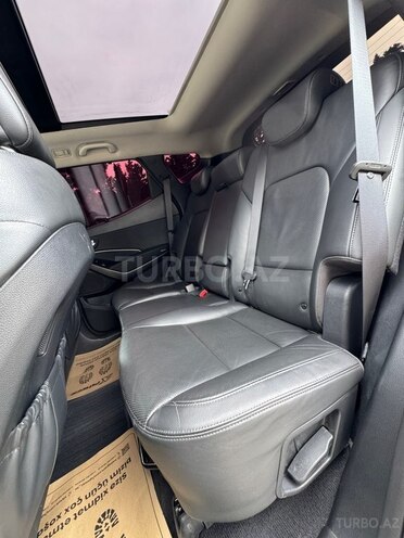 Hyundai Santa Fe-14
