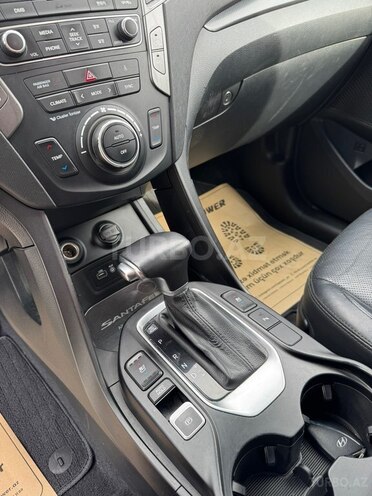 Hyundai Santa Fe-15