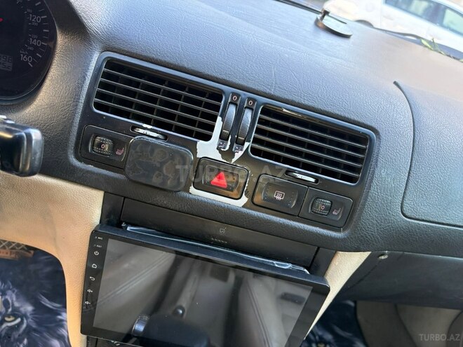 Volkswagen Jetta-8