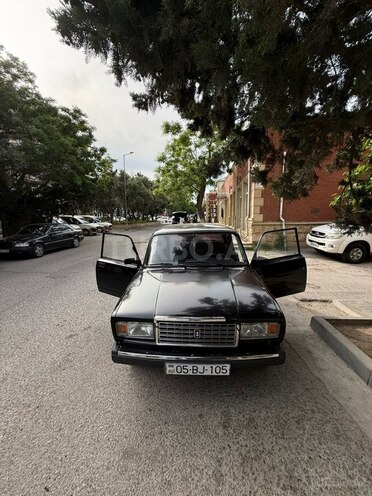 LADA (VAZ) 2107-1