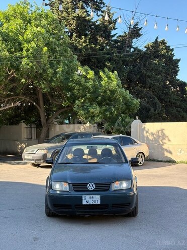 Volkswagen Jetta-1