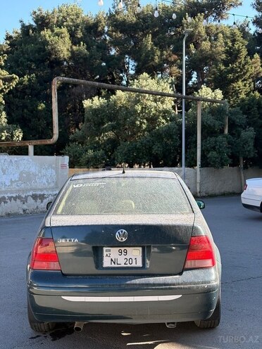 Volkswagen Jetta-4