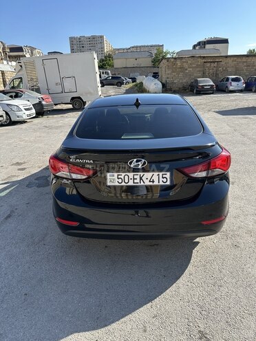 Hyundai Elantra-2